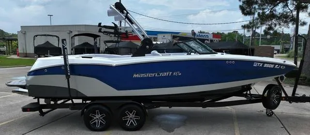 Slide: The Image of MasterCraft NXT24 2021 - 11