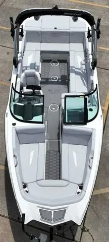 Slide: The Image of MasterCraft NXT24 2021 - 15