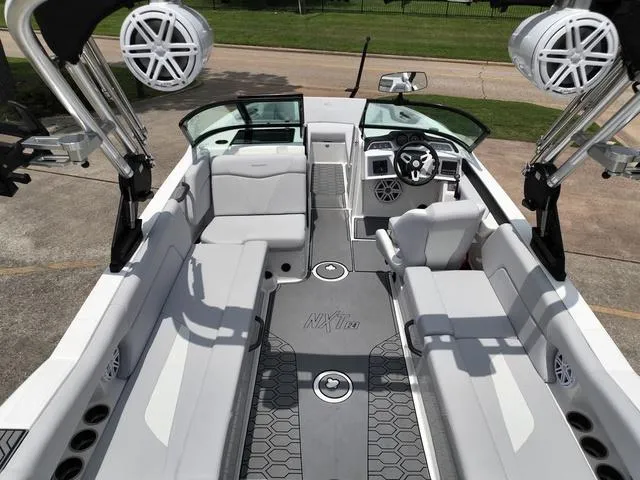 Slide: The Image of MasterCraft NXT24 2021 - 17