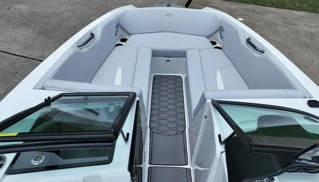 Slide: The Image of MasterCraft NXT24 2021 - 19