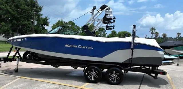 Slide: The Image of MasterCraft NXT24 2021 - 3