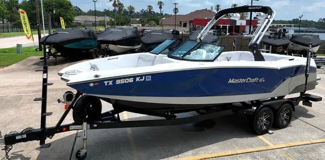 Slide: The Image of MasterCraft NXT24 2021 - 4