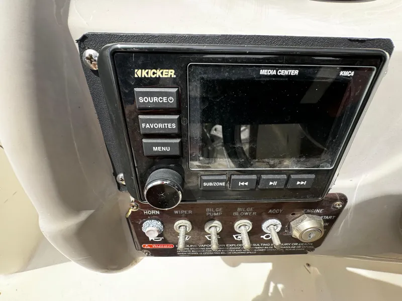 Slide: The Image of Sea Ray 200 Sundeck 2007 - 61