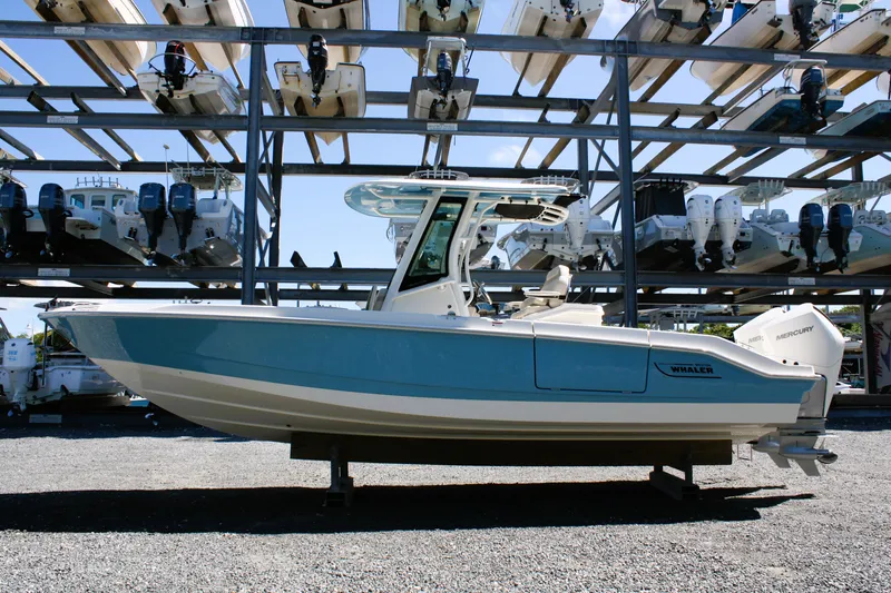 Slide: The Image of Boston Whaler 280 Dauntless 2026 - 1