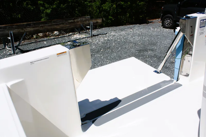 Slide: The Image of Boston Whaler 280 Dauntless 2026 - 16