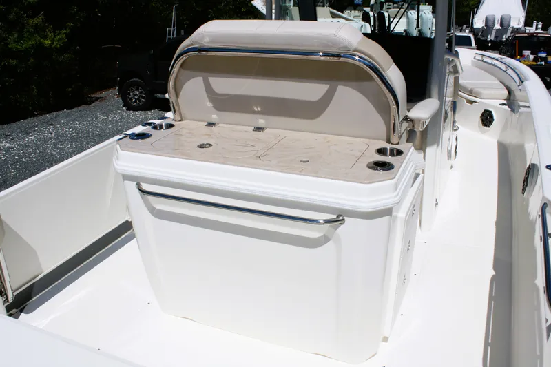 Slide: The Image of Boston Whaler 280 Dauntless 2026 - 18