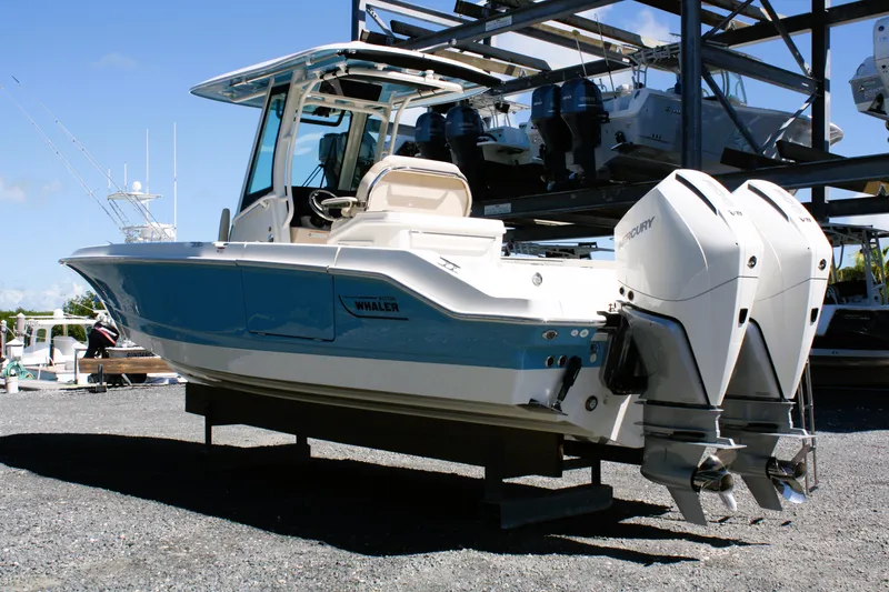 Slide: The Image of Boston Whaler 280 Dauntless 2026 - 2