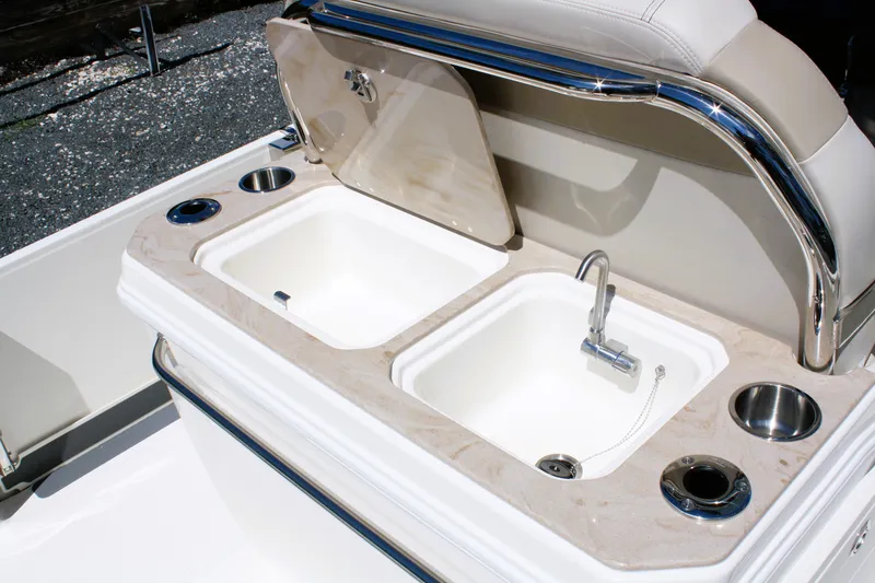 Slide: The Image of Boston Whaler 280 Dauntless 2026 - 20