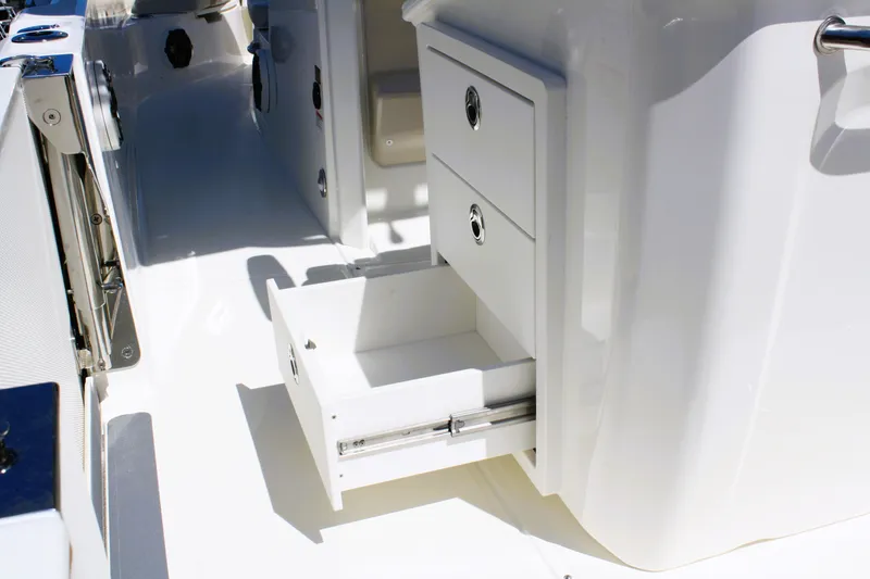 Slide: The Image of Boston Whaler 280 Dauntless 2026 - 22