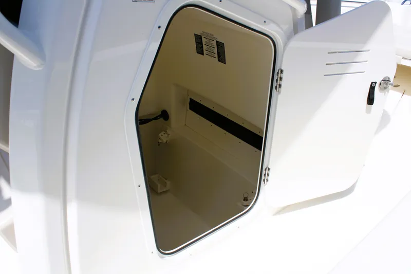 Slide: The Image of Boston Whaler 280 Dauntless 2026 - 33
