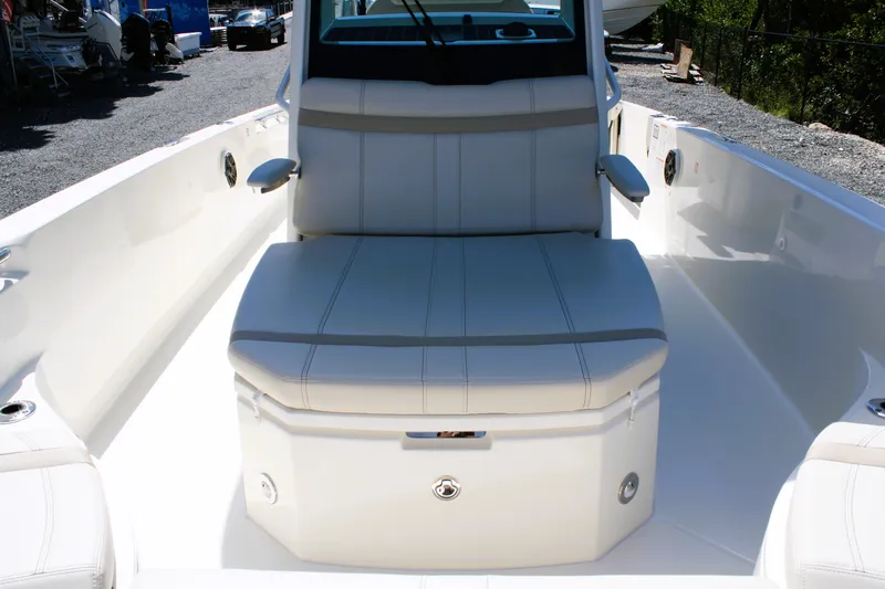 Slide: The Image of Boston Whaler 280 Dauntless 2026 - 37