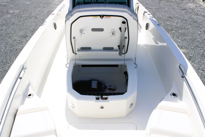 Slide: The Image of Boston Whaler 280 Dauntless 2026 - 38