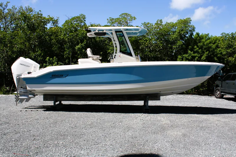 Slide: The Image of Boston Whaler 280 Dauntless 2026 - 5