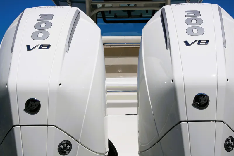 Slide: The Image of Boston Whaler 280 Dauntless 2026 - 9