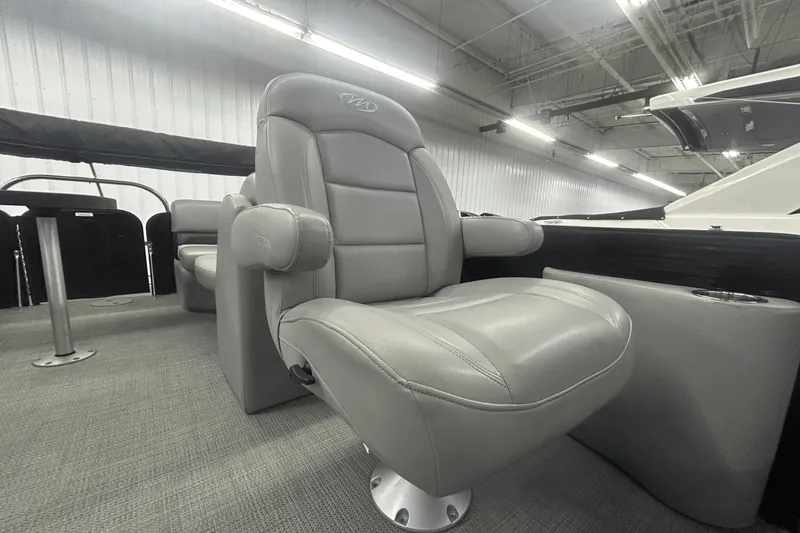 Slide: The Image of Manitou 210 AURORA LE 2019 - 22