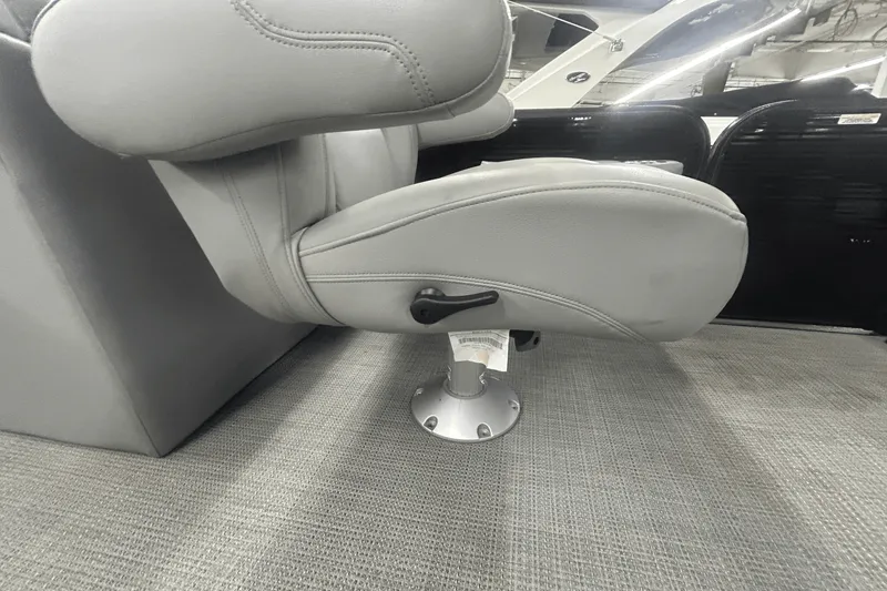 Slide: The Image of Manitou 210 AURORA LE 2019 - 23