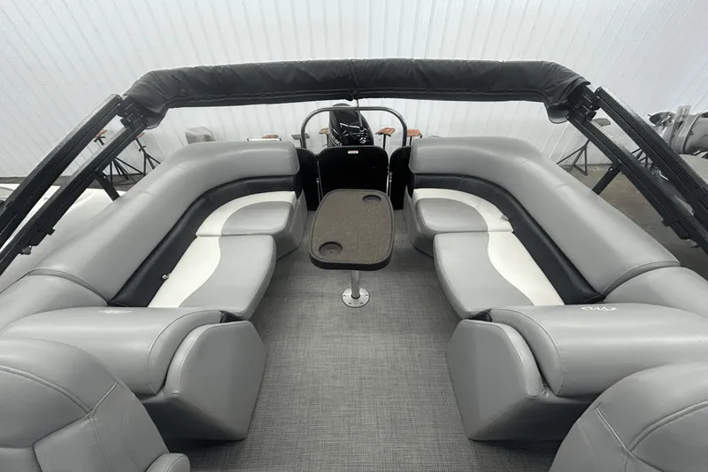 Slide: The Image of Manitou 210 AURORA LE 2019 - 25