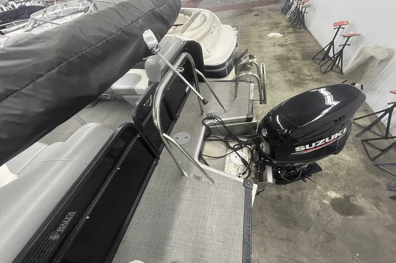 Slide: The Image of Manitou 210 AURORA LE 2019 - 28