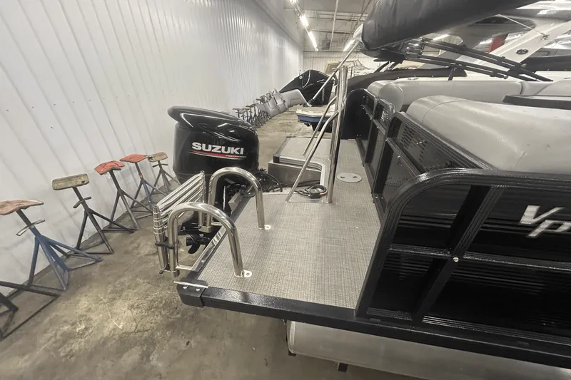 Slide: The Image of Manitou 210 AURORA LE 2019 - 29