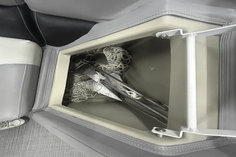 Slide: The Image of Manitou 210 AURORA LE 2019 - 35