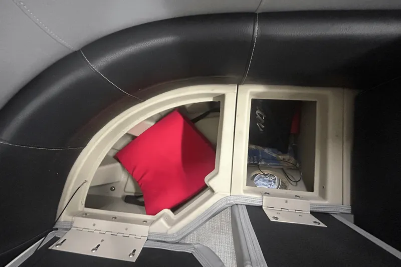 Slide: The Image of Manitou 210 AURORA LE 2019 - 37