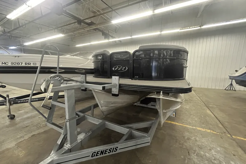 Slide: The Image of Manitou 210 AURORA LE 2019 - 9