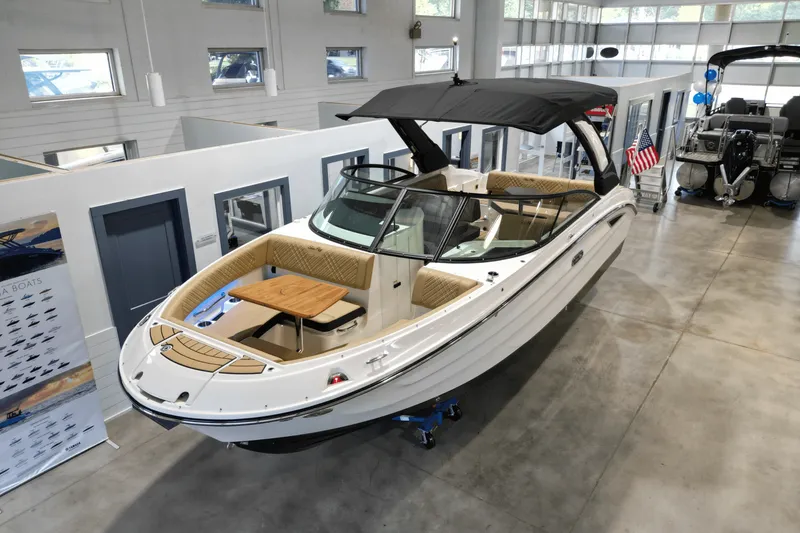 Slide: The Image of Sea Ray SDX 250 2026 - 2