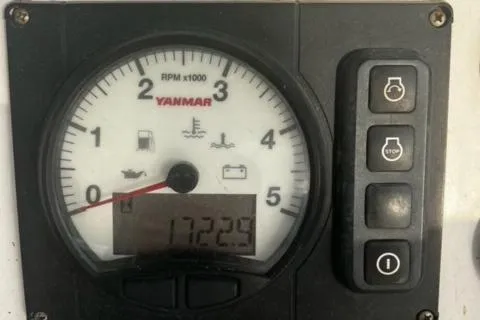 Slide: The Image of Yanmar tachometer on Leopard 48, 2016 model, showing 1722.9 hours. - 6