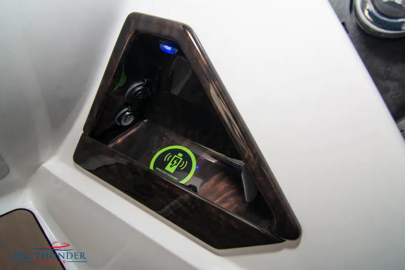 Slide: The Image of Charging station on the 2022 JC NEPTOON 27 TT SPORT boat. - 33
