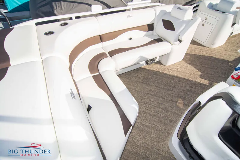 Slide: The Image of Luxurious seating area on the 2022 JC NEPTOON 27 TT SPORT boat by Big Thunder Marine. - 38