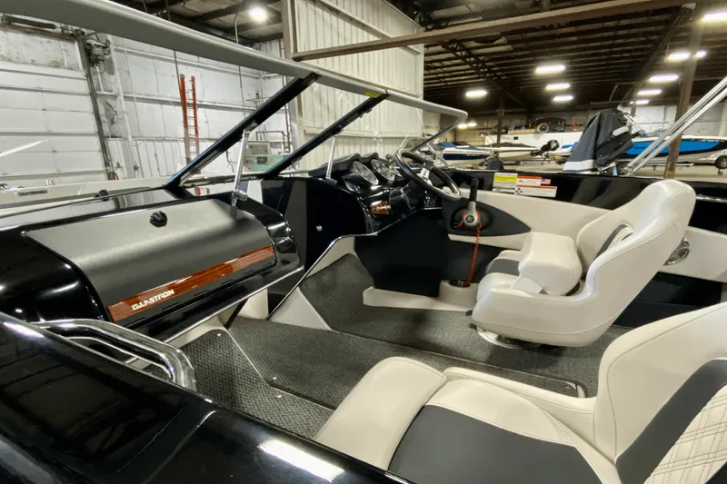 Slide: The Image of Glastron GT 185 2015 - 2