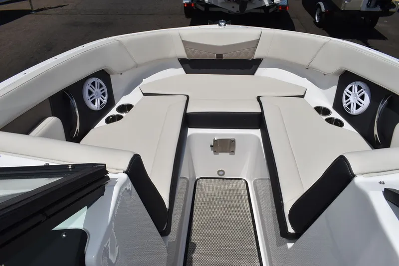 Slide: The Image of Monterey M-205 2025 - 45