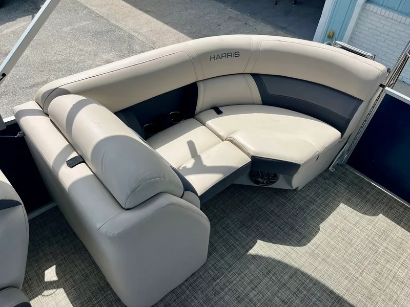 Slide: The Image of Harris 230 cruiser Harris #7 2023 - 13