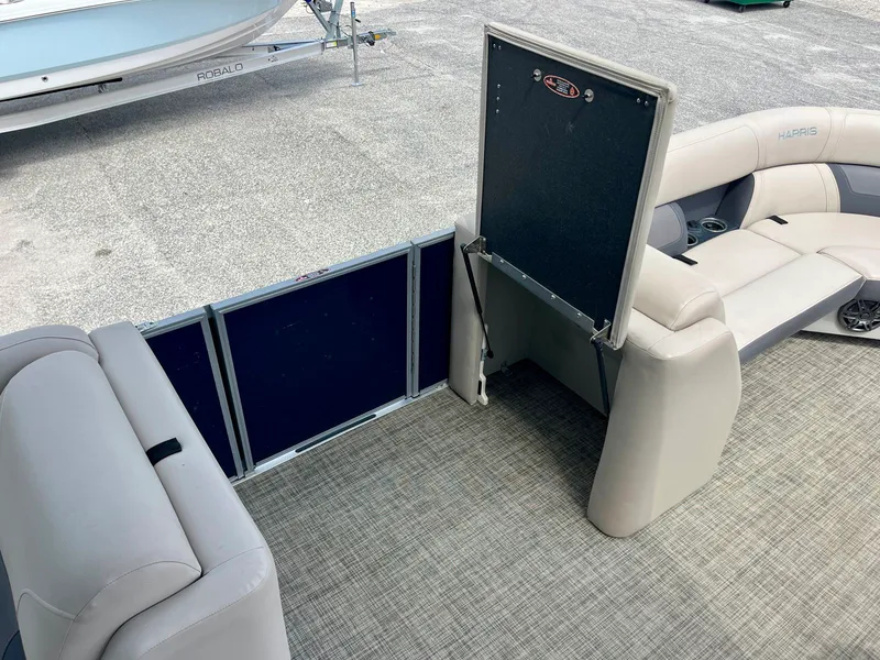 Slide: The Image of Harris 230 cruiser Harris #7 2023 - 15