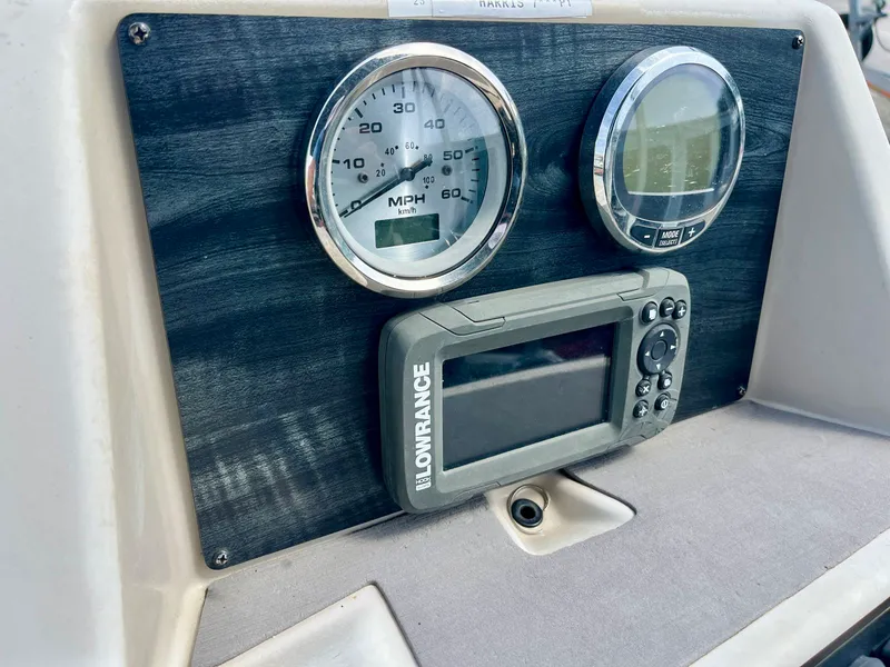 Slide: The Image of Harris 230 cruiser Harris #7 2023 - 10