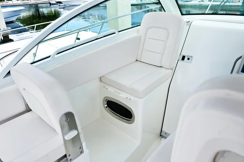 Slide: The Image of Boston Whaler 285 Conquest 2026 - 11