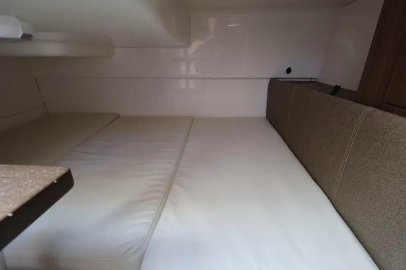 Slide: The Image of Boston Whaler 285 Conquest 2026 - 30