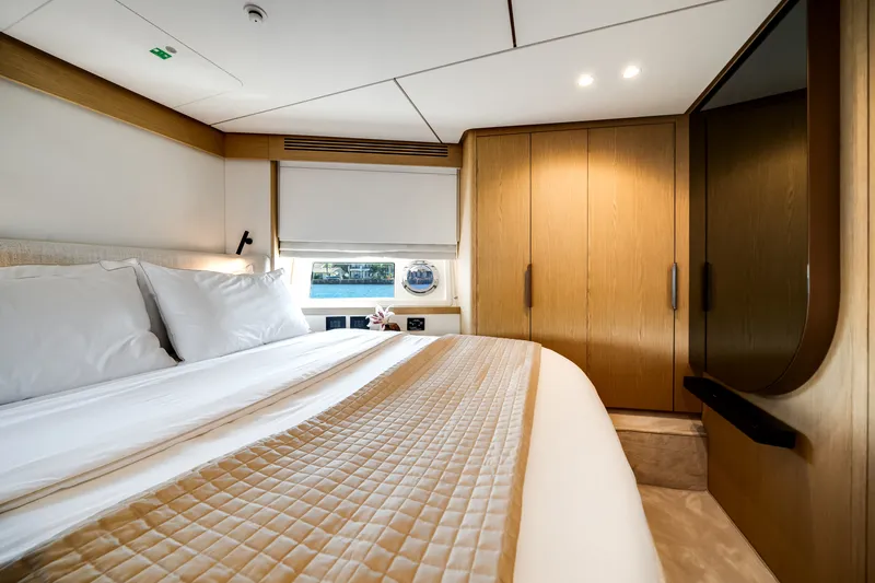 Slide: The Image of Azimut Fly 62 2026 - 14