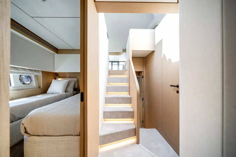 Slide: The Image of Azimut Fly 62 2026 - 21