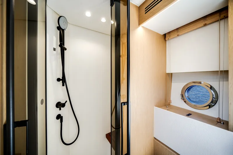 Slide: The Image of Azimut Fly 62 2026 - 23