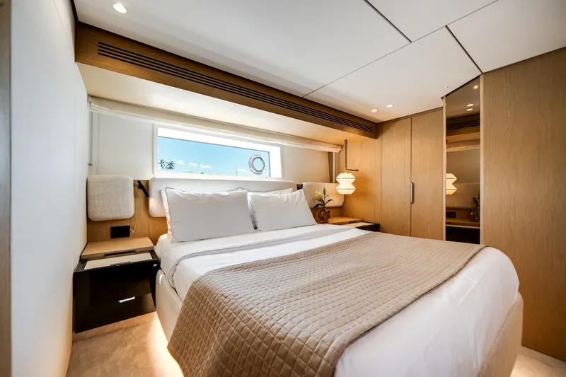 Slide: The Image of Azimut Fly 62 2026 - 24