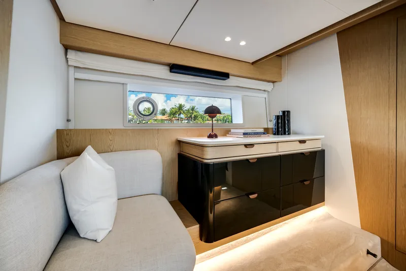 Slide: The Image of Azimut Fly 62 2026 - 29