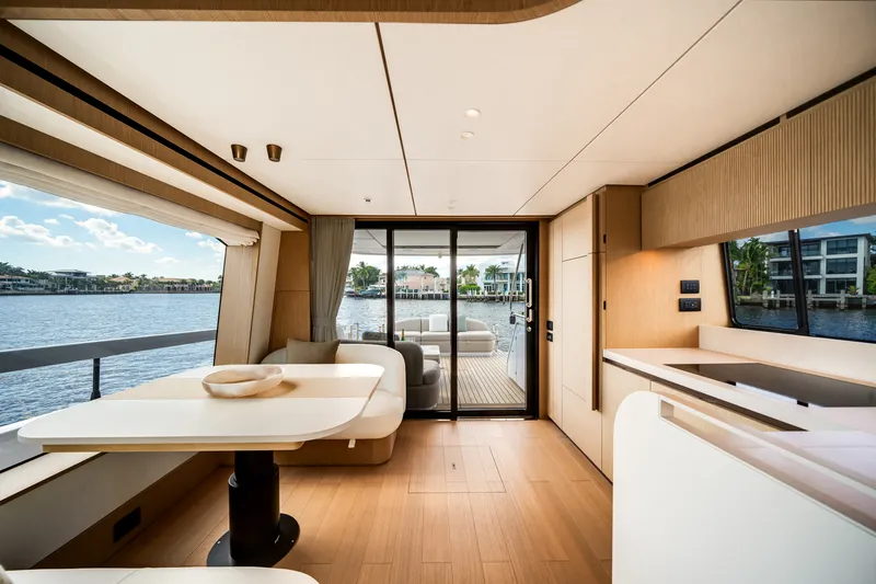 Slide: The Image of Azimut Fly 62 2026 - 43