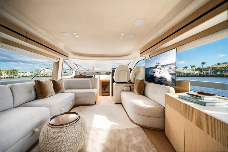 Slide: The Image of Azimut Fly 62 2026 - 44