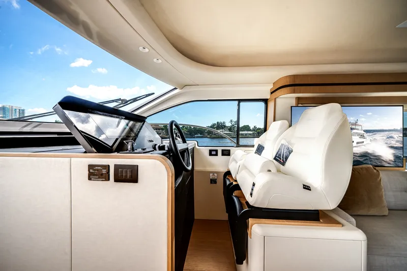 Slide: The Image of Azimut Fly 62 2026 - 50