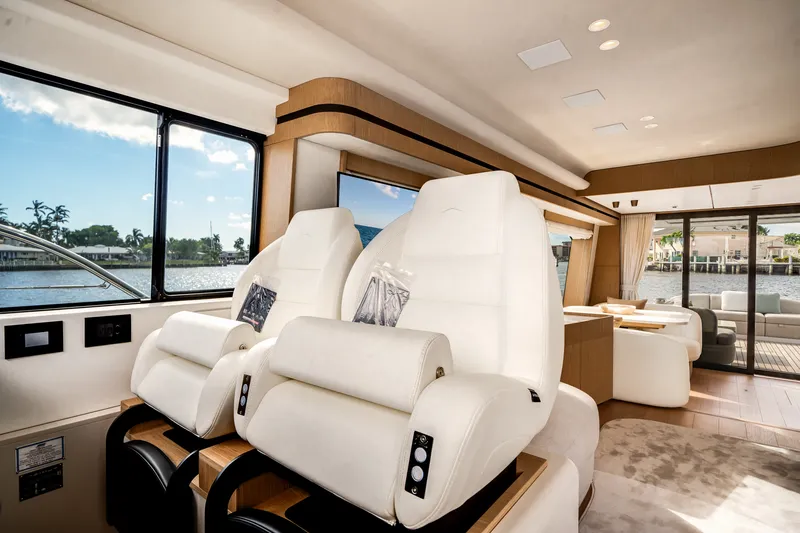 Slide: The Image of Azimut Fly 62 2026 - 51