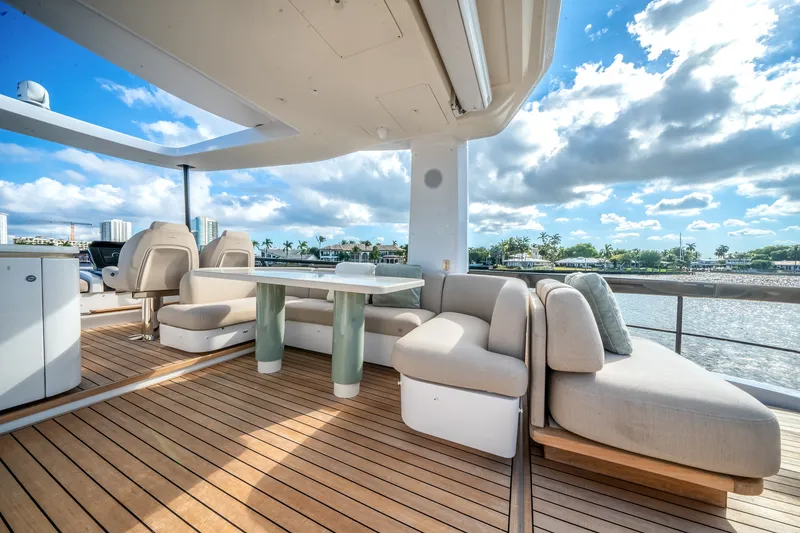 Slide: The Image of Azimut Fly 62 2026 - 66