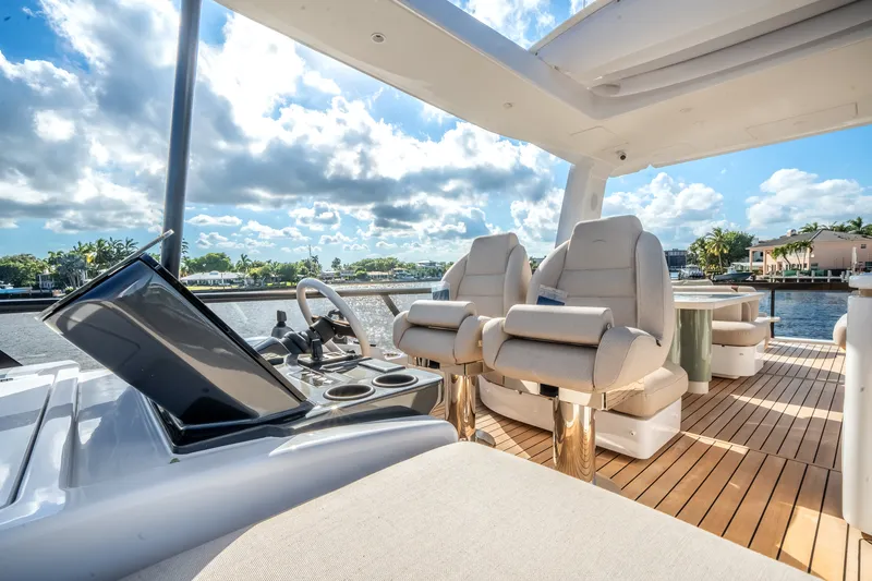 Slide: The Image of Azimut Fly 62 2026 - 72