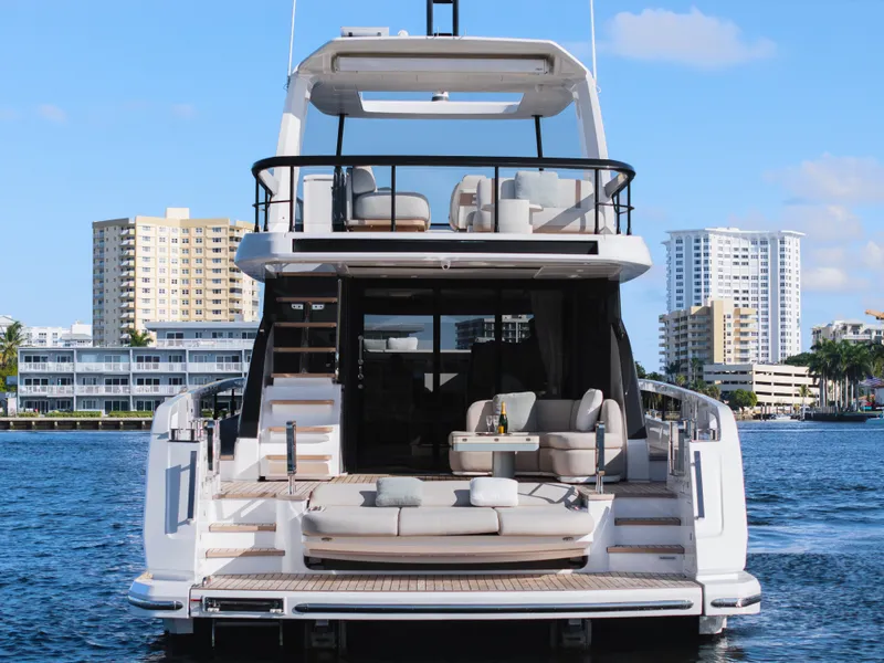 Slide: The Image of Azimut Fly 62 2026 - 76