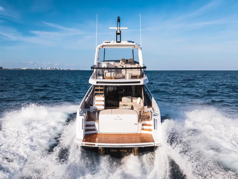 Slide: The Image of Azimut Fly 62 2026 - 8